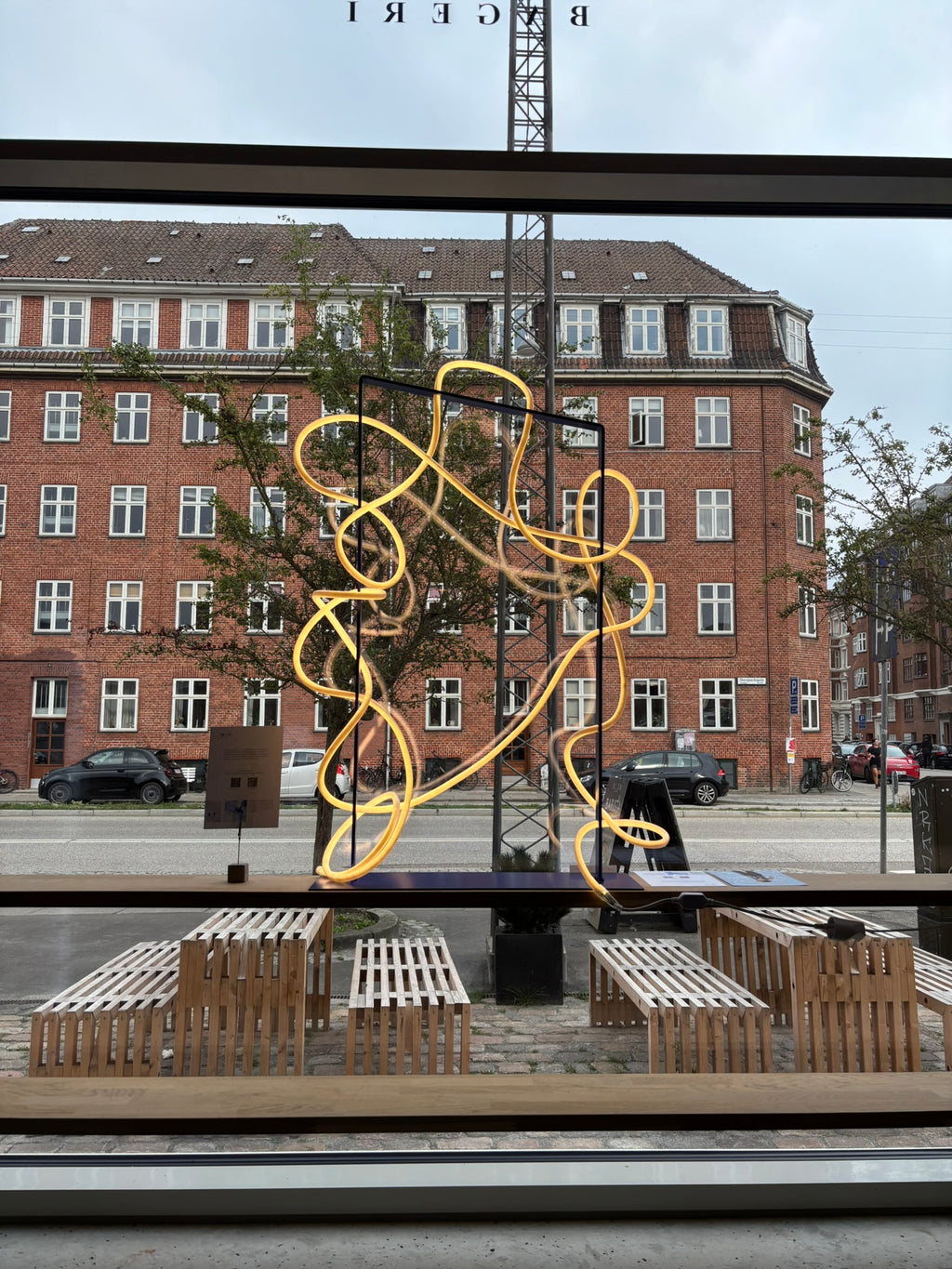 Lyset mellem os / The light between us 02