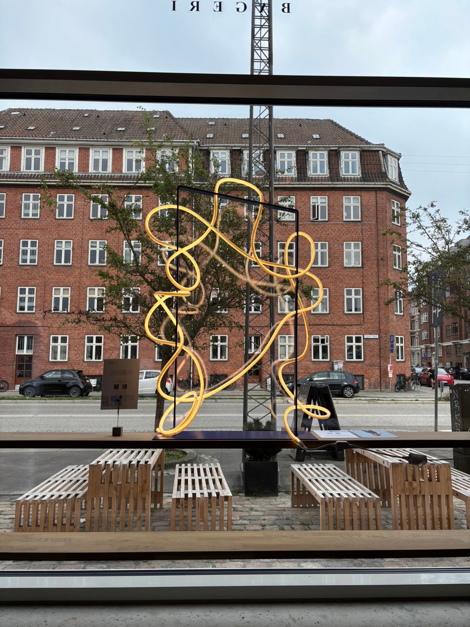 Lyset mellem os / The light between us 02