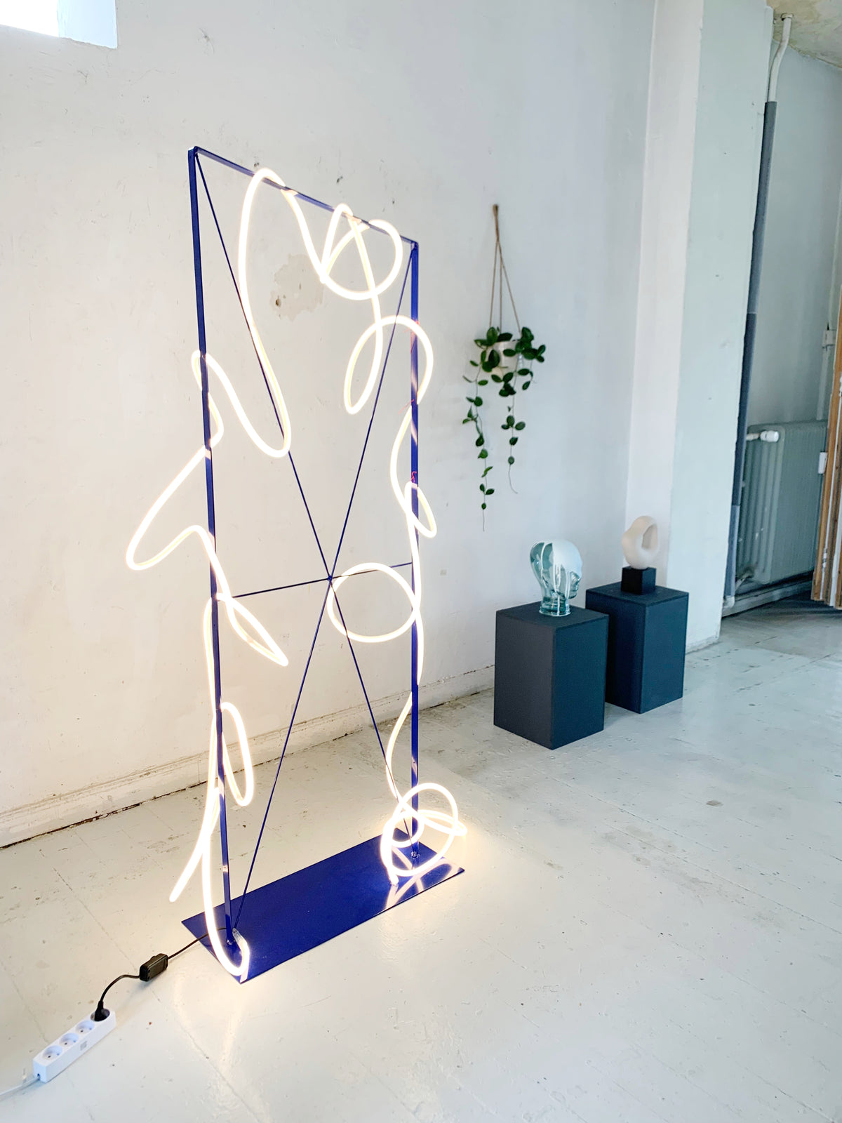 Lyset mellem os / The light between us