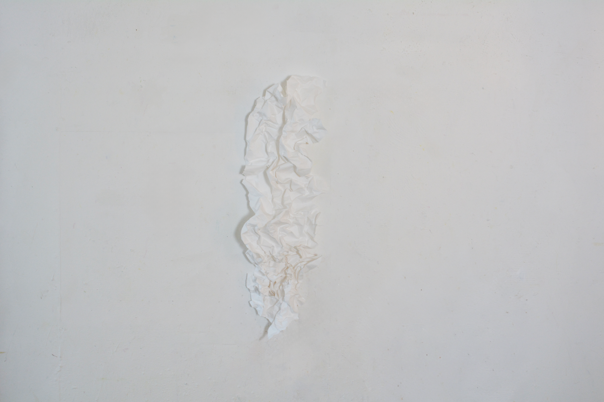 Fragile & strong, no. 06, hvid