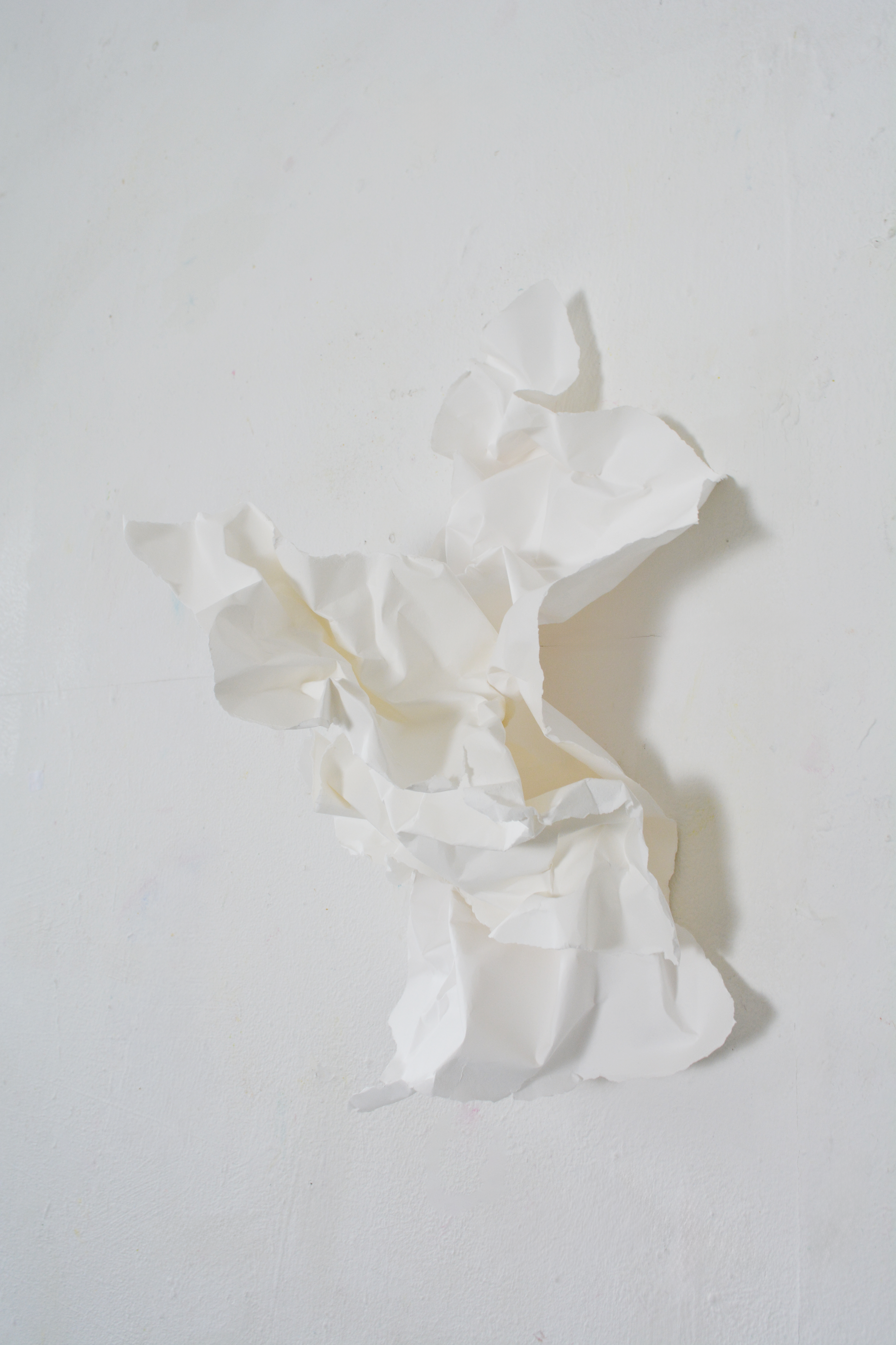 Fragile & strong, no. 07, hvid