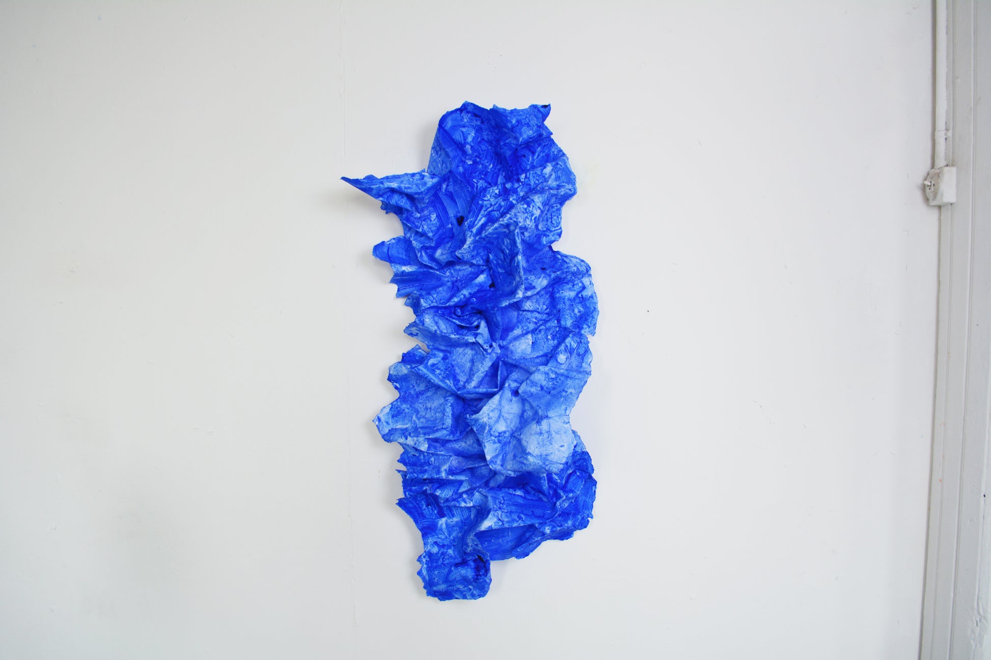 Fragile & strong, no. 01, blå
