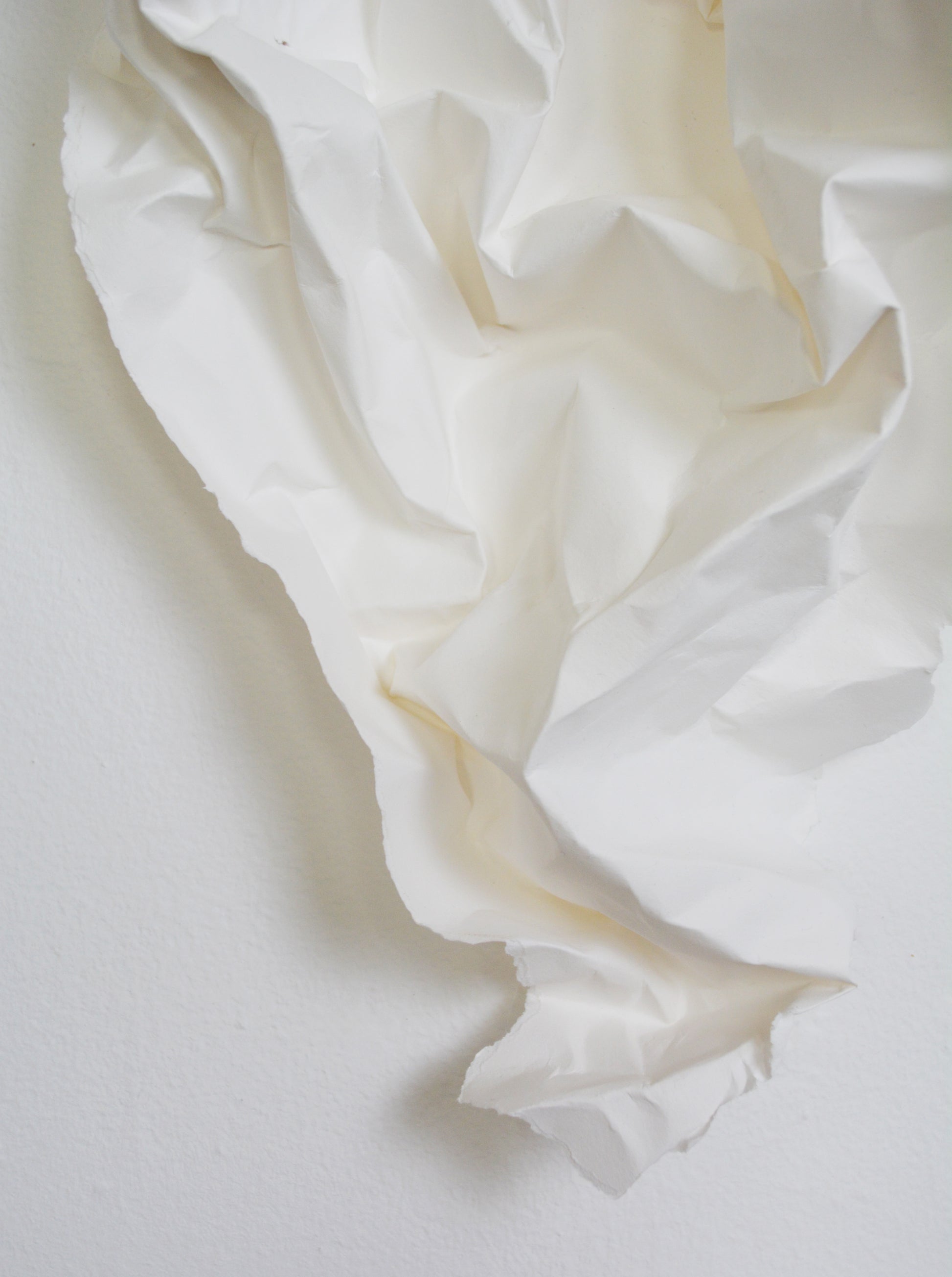 Fragile & strong, no. 05, hvid (SOLGT)