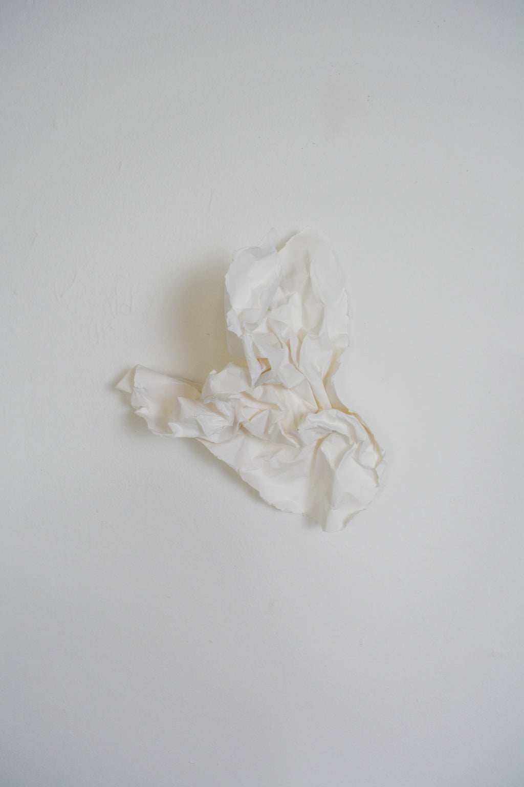 Fragile & strong, no. 03, hvid (SOLGT)