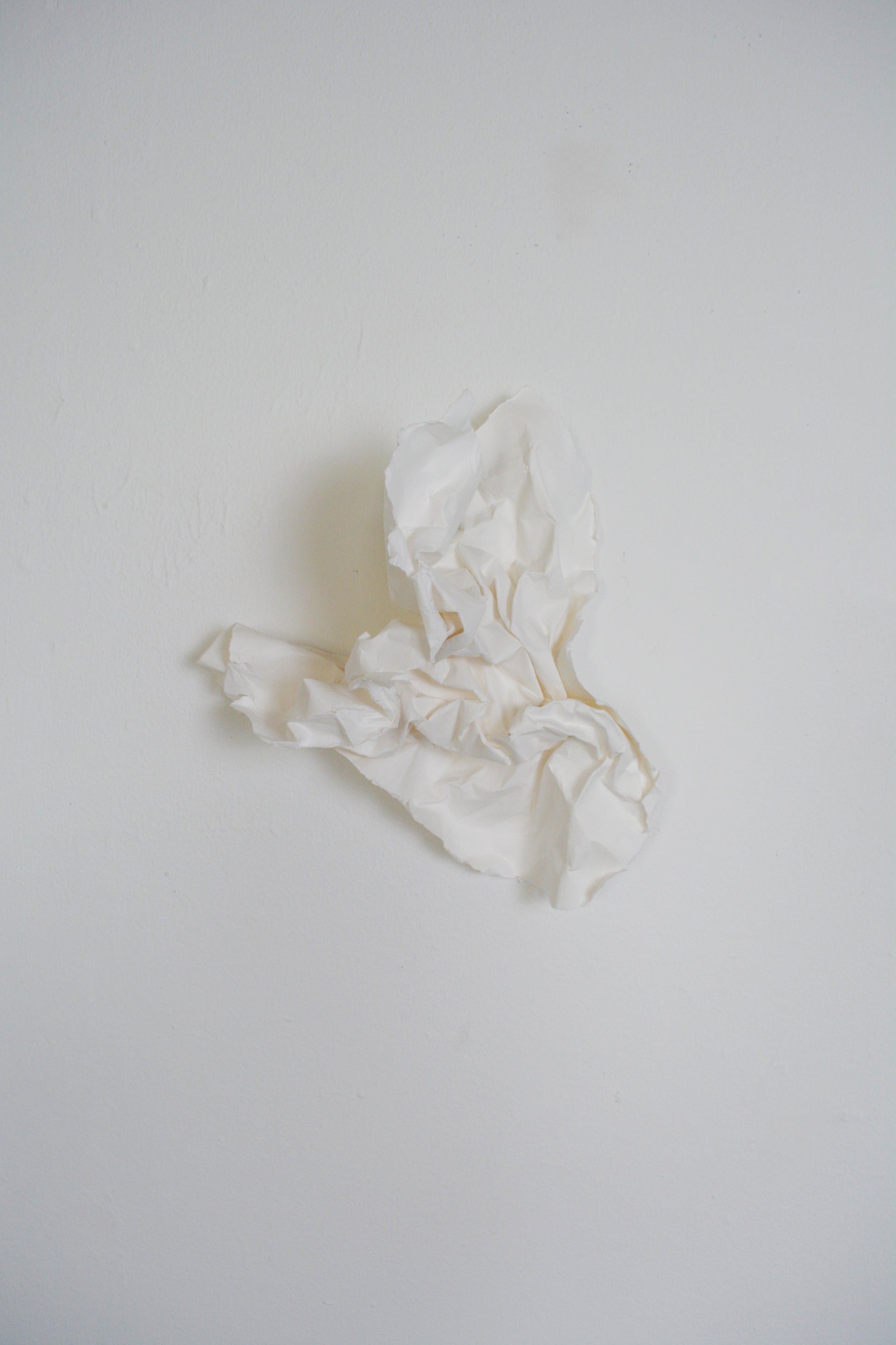 Fragile & strong, no. 03, hvid (SOLGT)