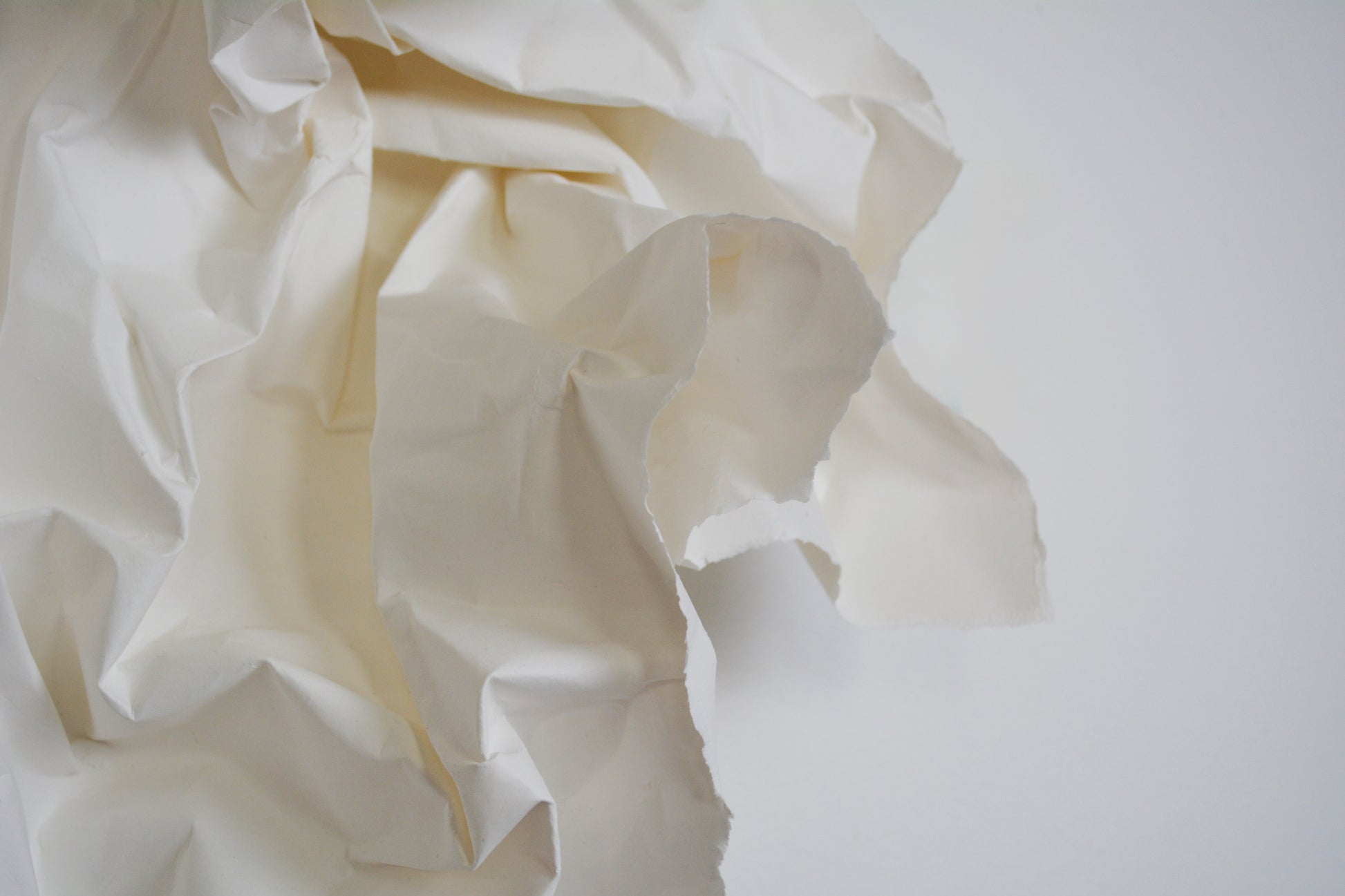 Fragile & strong, no. 01, hvid (SOLGT)